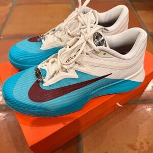 NEW WOMENS TENNIS SHOES